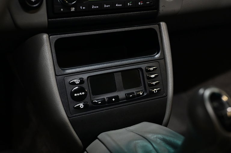 Porsche 996 Carrera 4