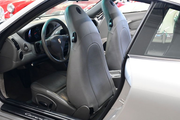 Porsche 996 Carrera 4