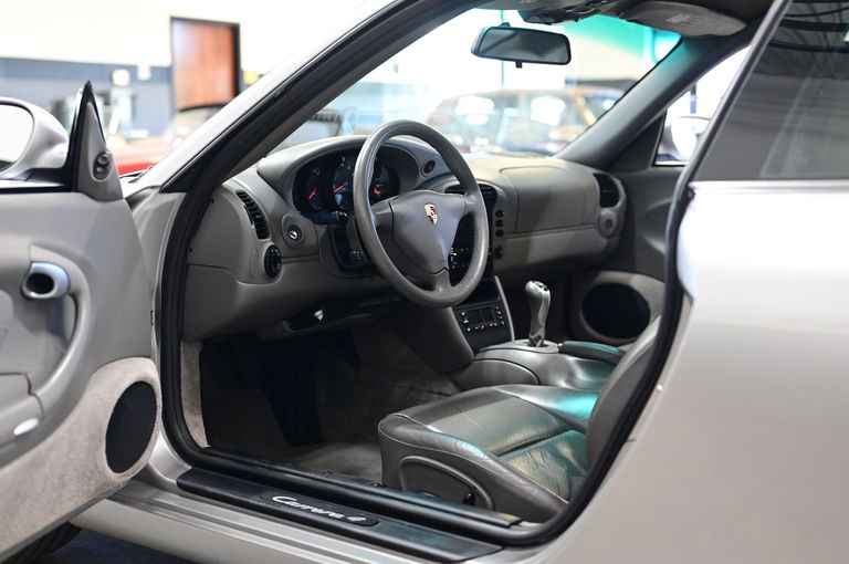 Porsche 996 Carrera 4