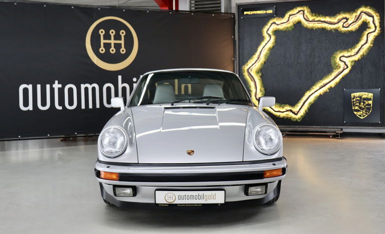 Porsche 911 Carrera 3.2 “25 Jahre 911”