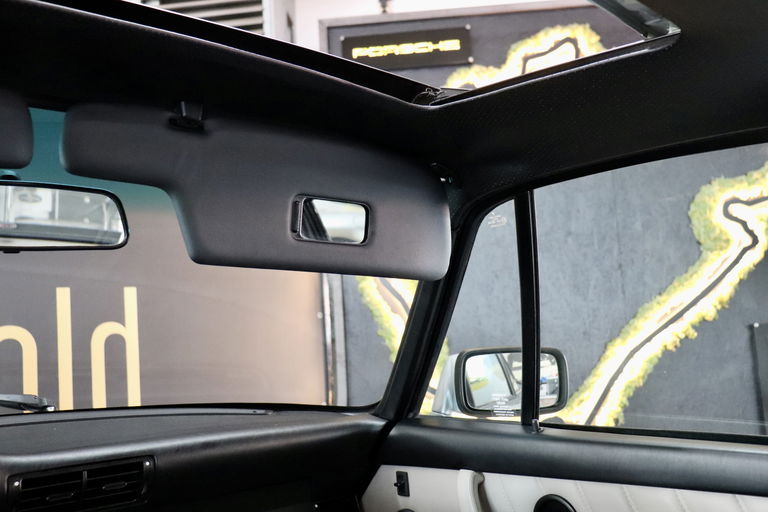 Porsche 911 Carrera 3.2 “25 Jahre 911”