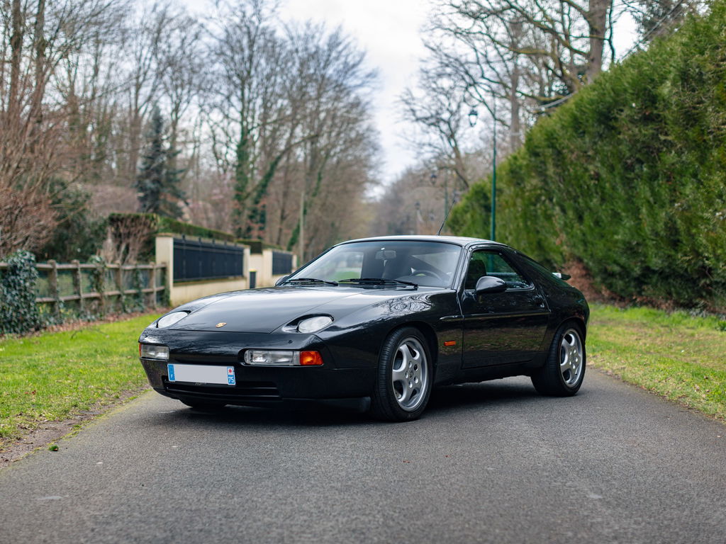 Porsche 928 GTS