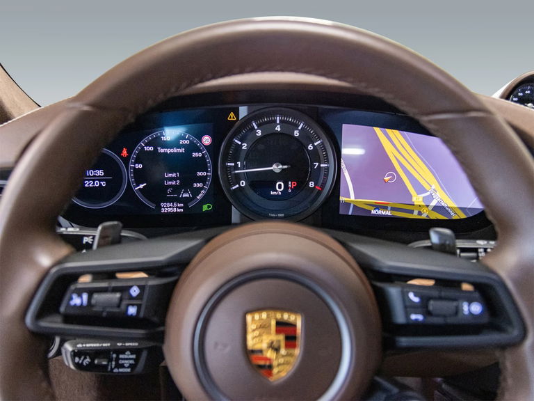 Porsche 992 Carrera 4S