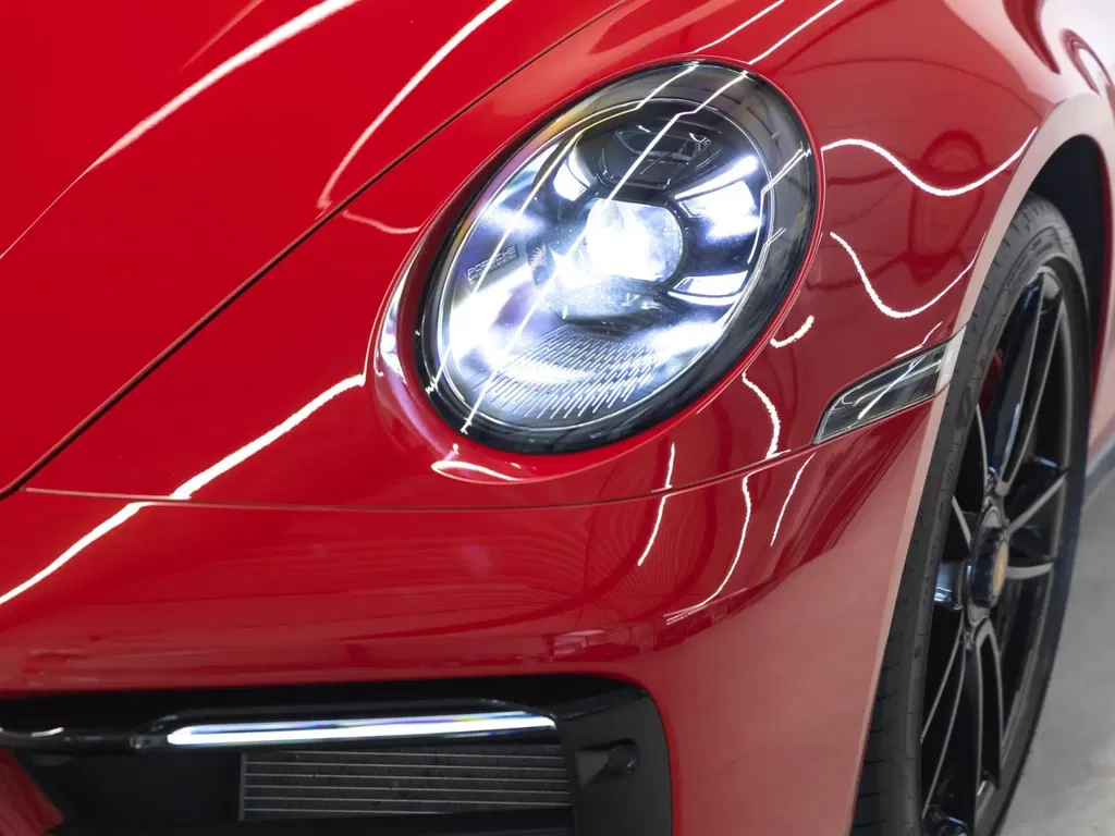 Porsche 992 Carrera 4 GTS