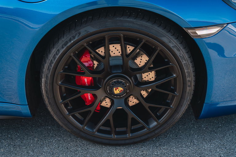 Porsche 991 Carrera 4 GTS