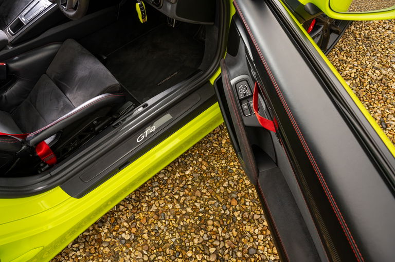 Porsche 981 Cayman GT4