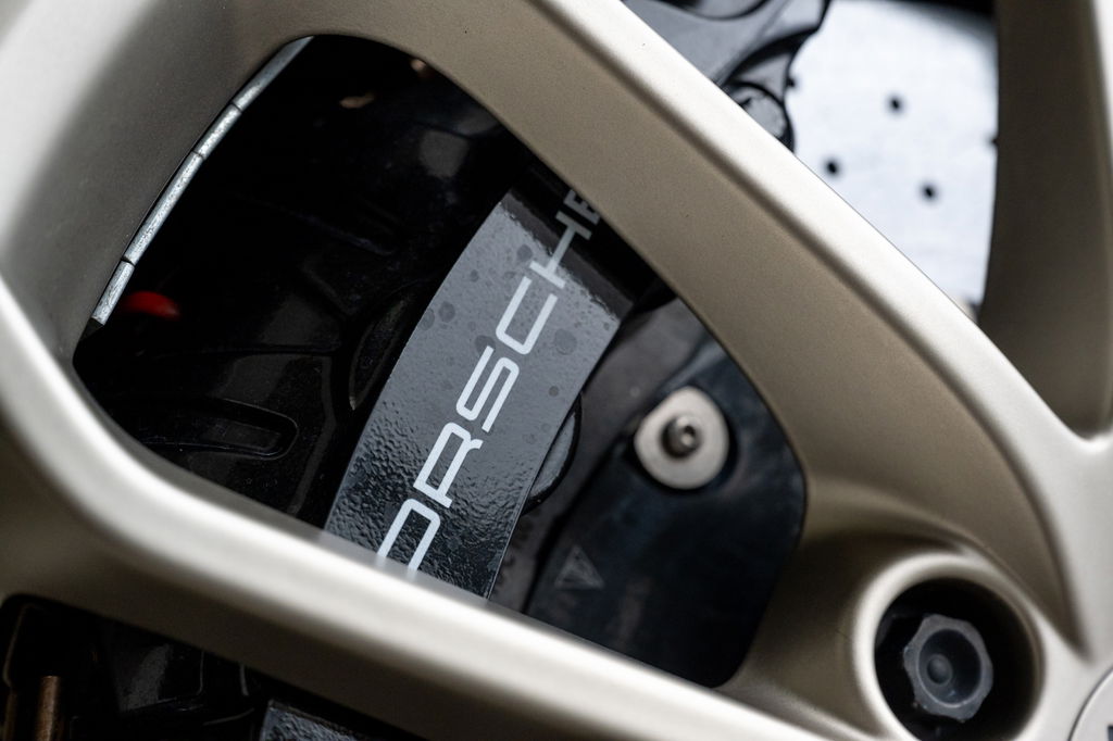 Porsche 718 Cayman GT4