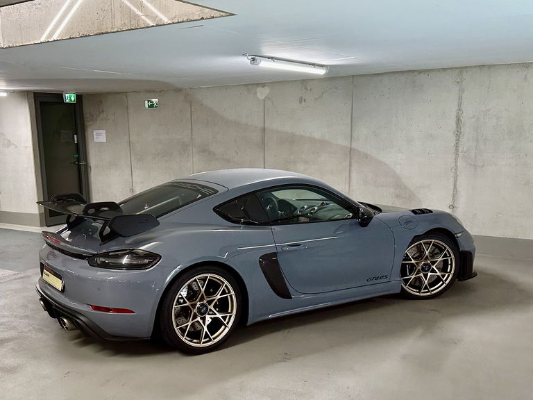 Porsche 718 Cayman GT4 RS