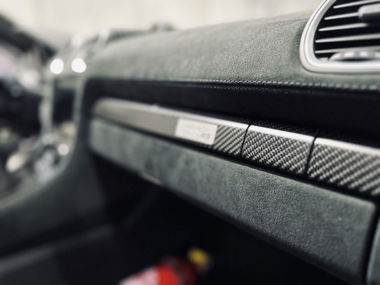 Porsche 718 Cayman GT4 RS