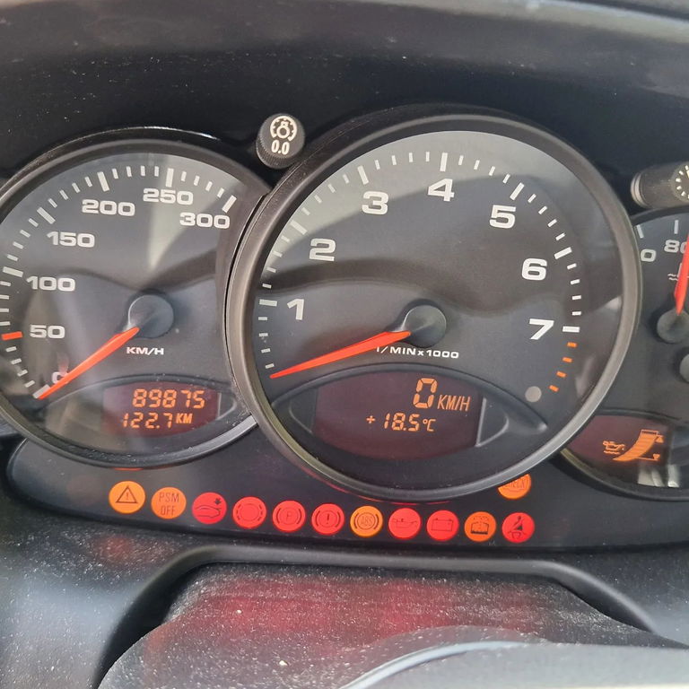 Porsche 996 Carrera 4