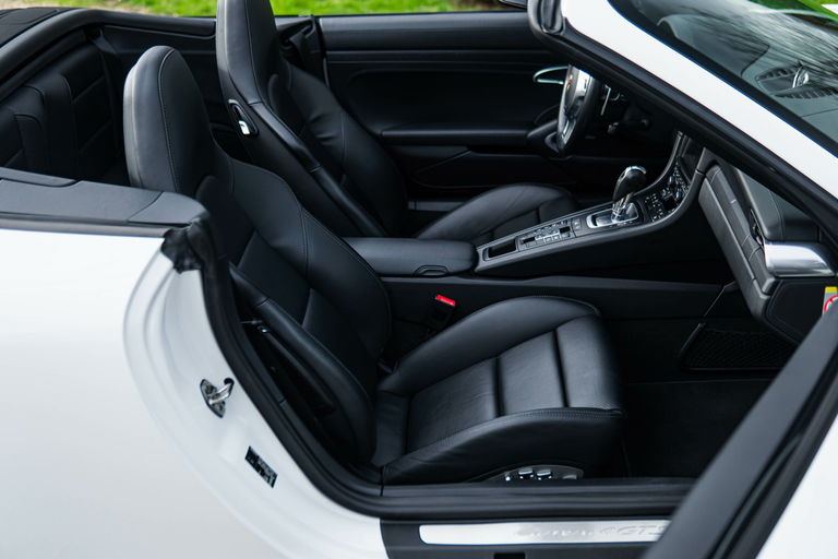 Porsche 991 Carrera 4 GTS