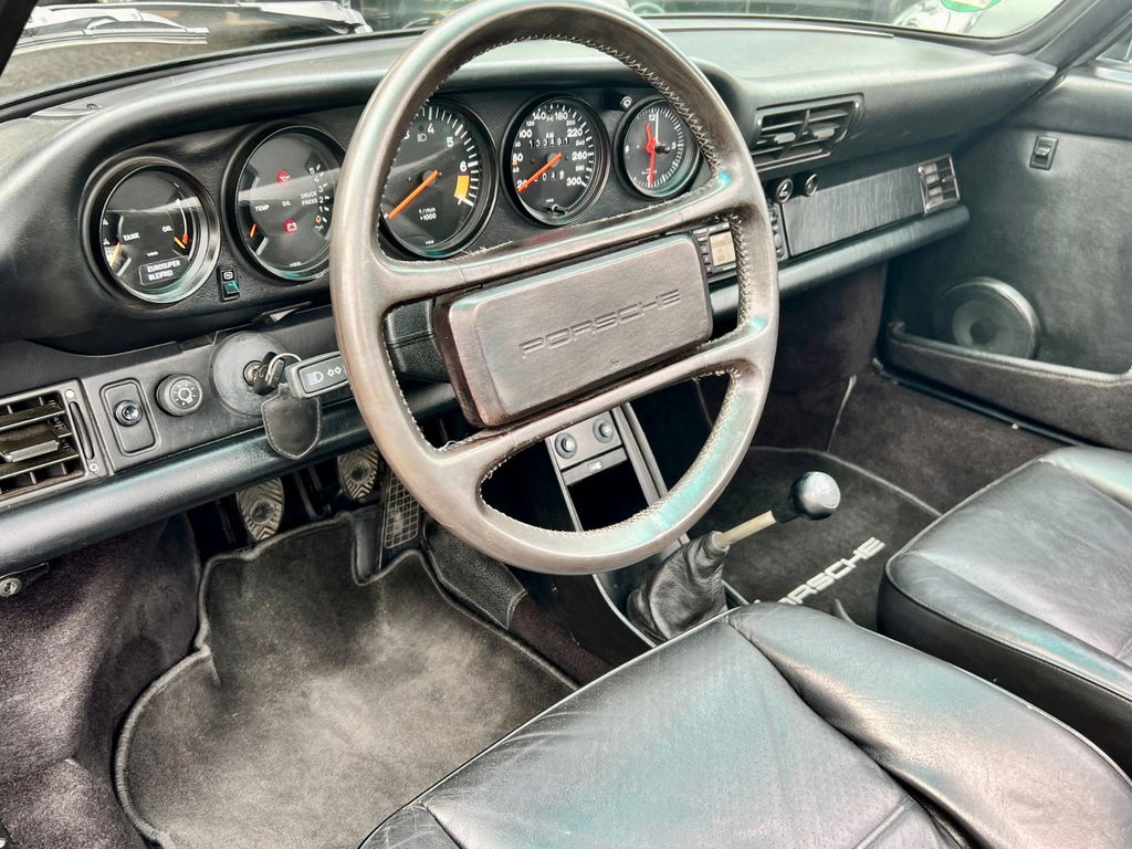 Porsche 911 Carrera 3.2