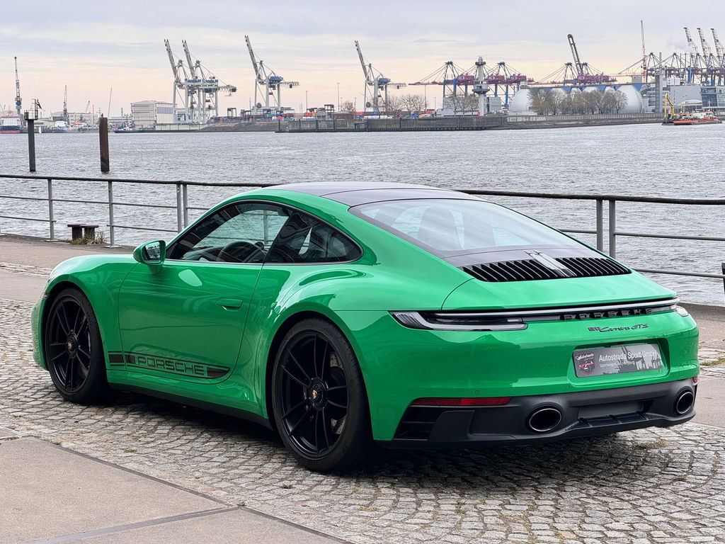 Porsche 992 Carrera GTS