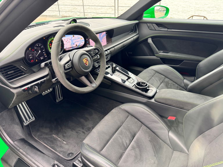 Porsche 992 Carrera GTS