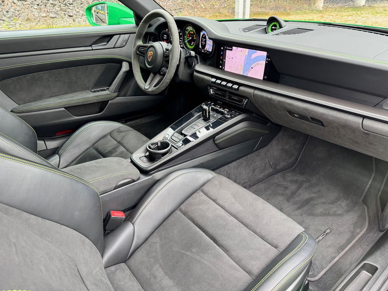 Porsche 992 Carrera GTS