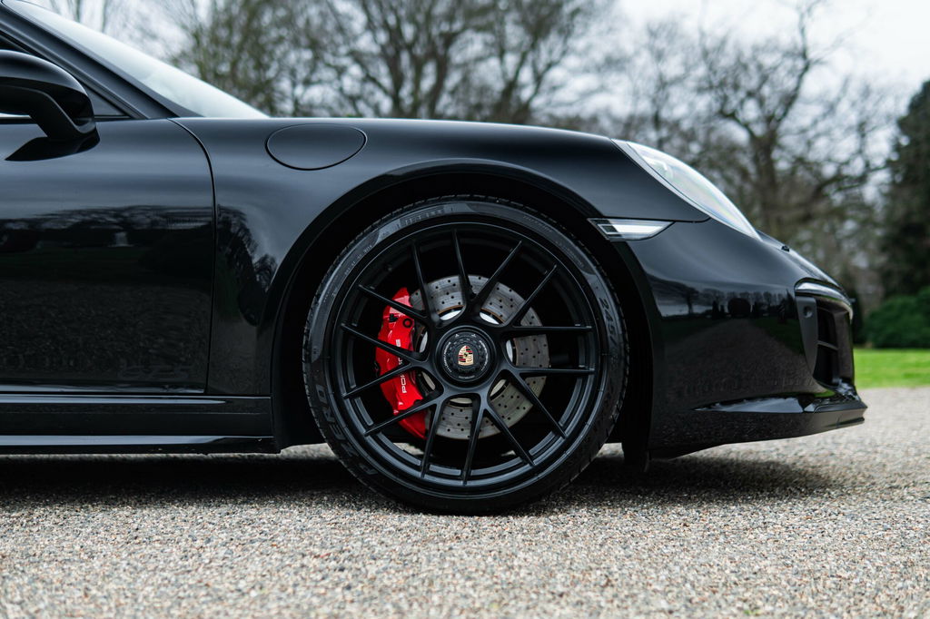 Porsche 991.2 Carrera GTS