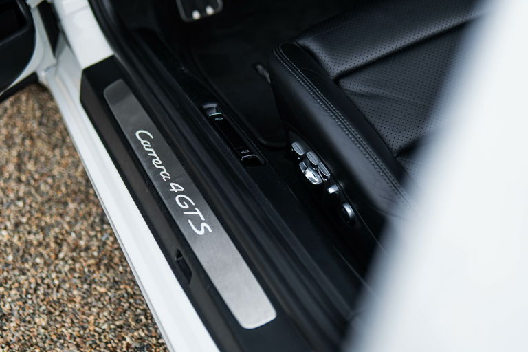 Porsche 991 Carrera 4 GTS