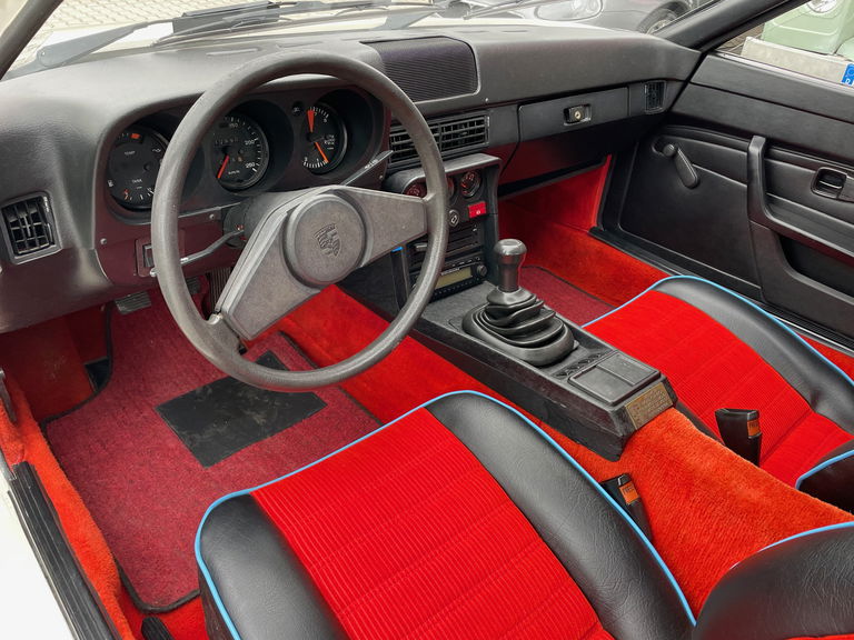 Porsche 924