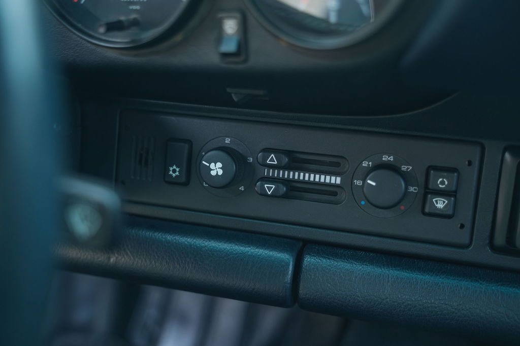 Porsche 964 Carrera 4