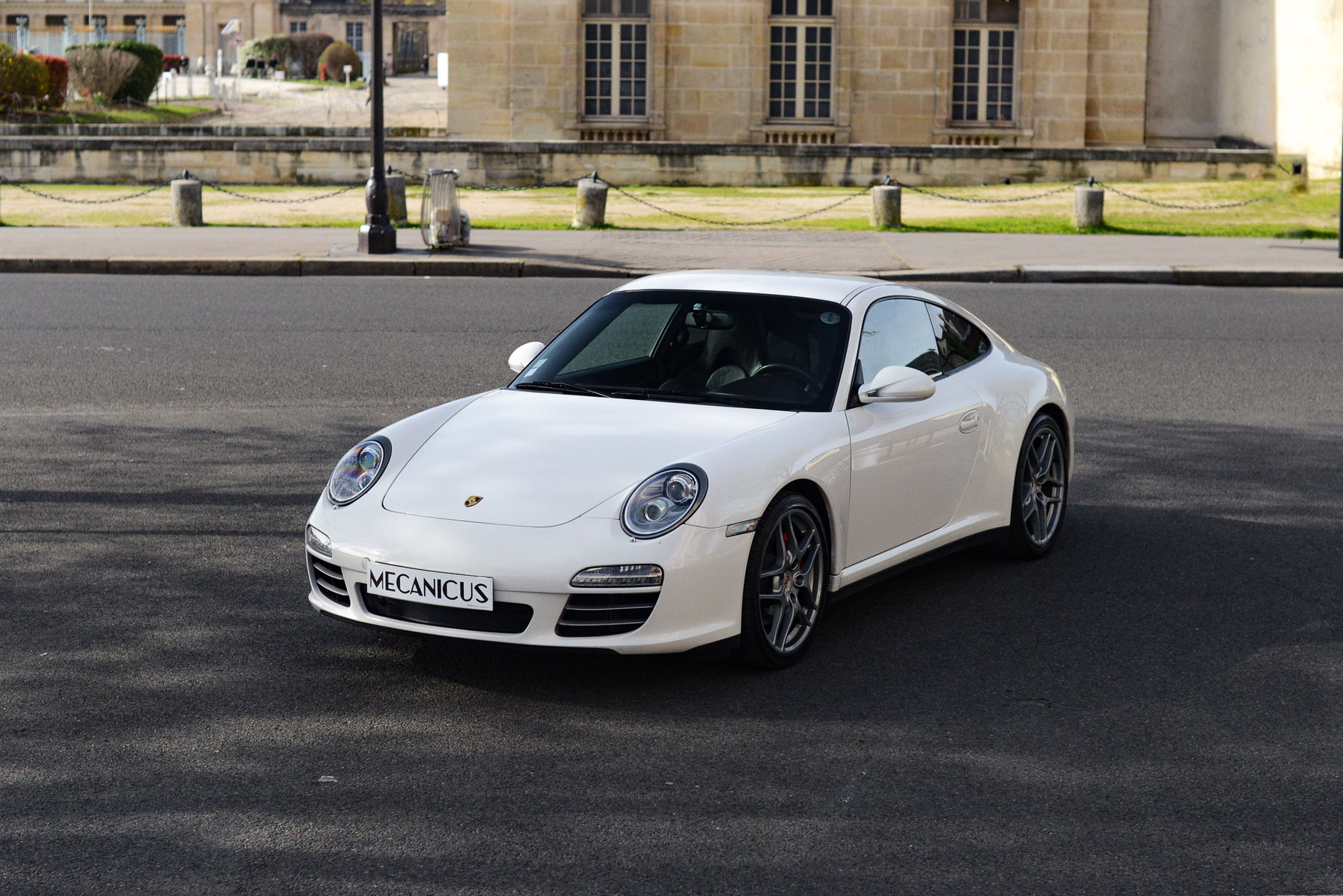 HAY CPH DEUX 220 パールホワイト Porsche 997 - The Analog 911 with a Digital Soul - Renn Driver
