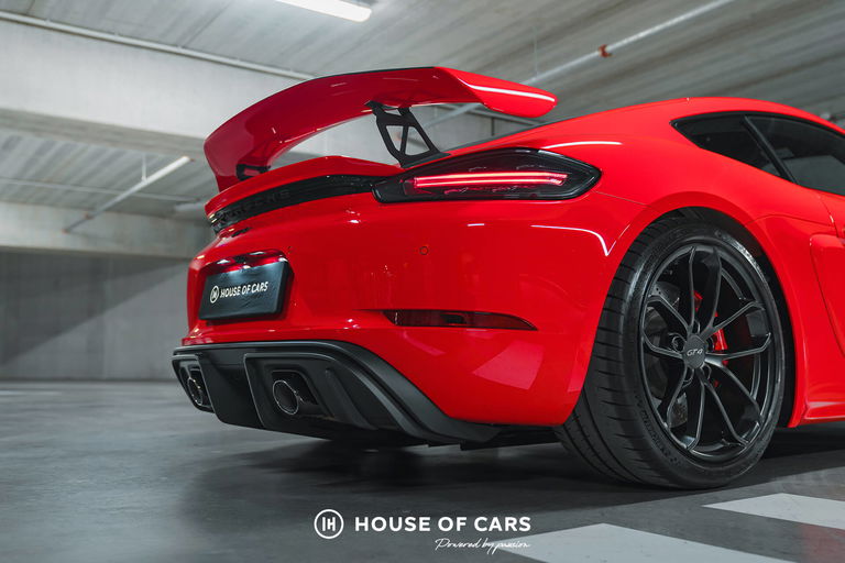 Porsche 718 Cayman GT4