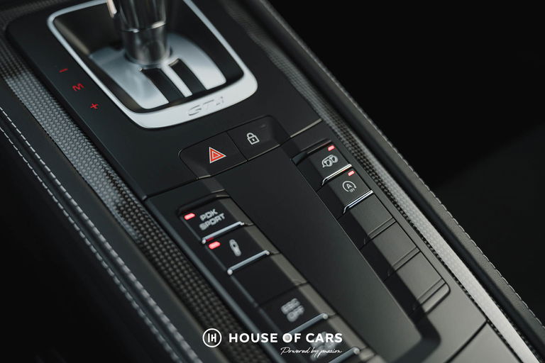 Porsche 718 Cayman GT4