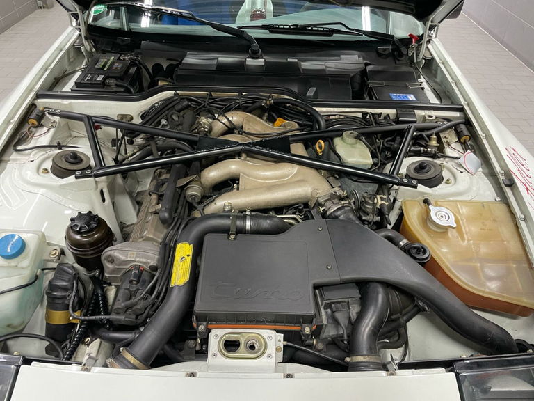 Porsche 944 Turbo Cup