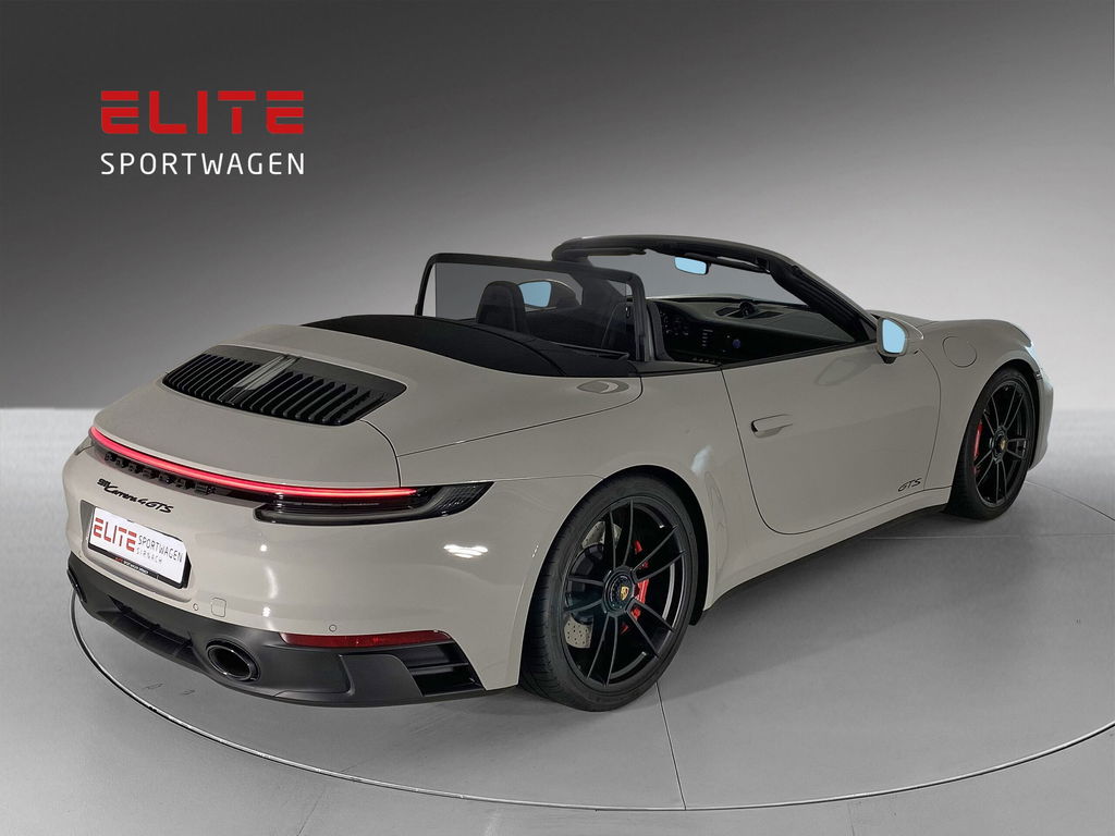 Porsche 992 Carrera 4 GTS