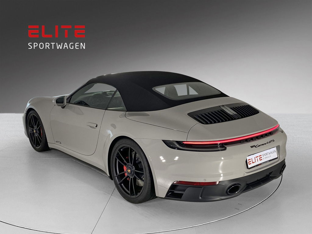 Porsche 992 Carrera 4 GTS