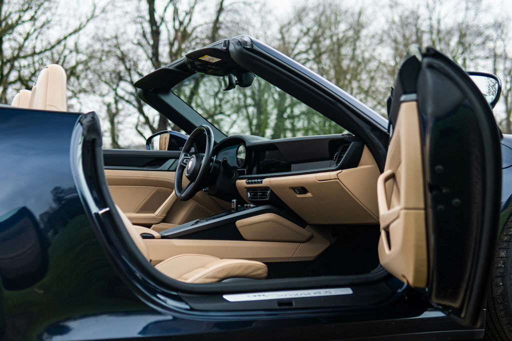 Porsche 992 Carrera 4S