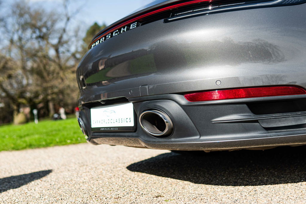 Porsche 992 Carrera 4S