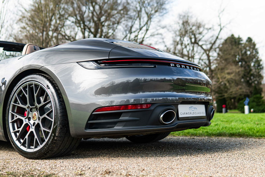 Porsche 992 Carrera 4S