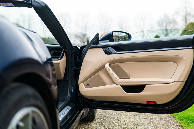 Porsche 992 Carrera 4S