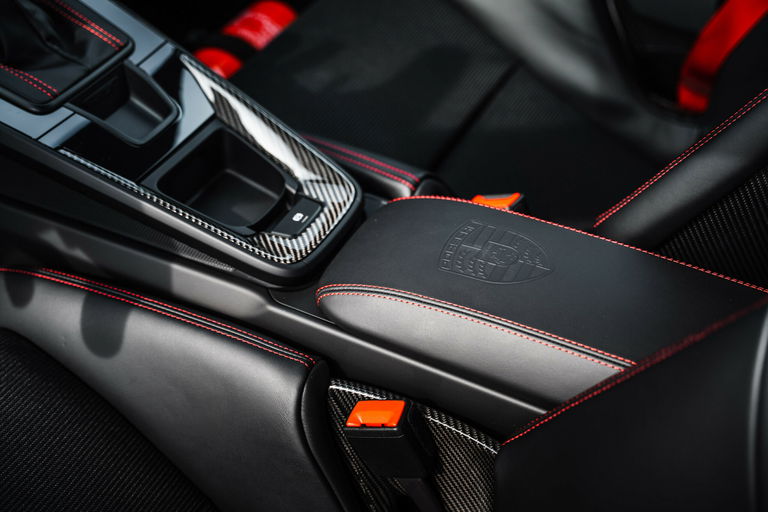 Porsche 992 GT3 Touring