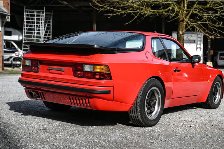 Porsche 944 Coupé