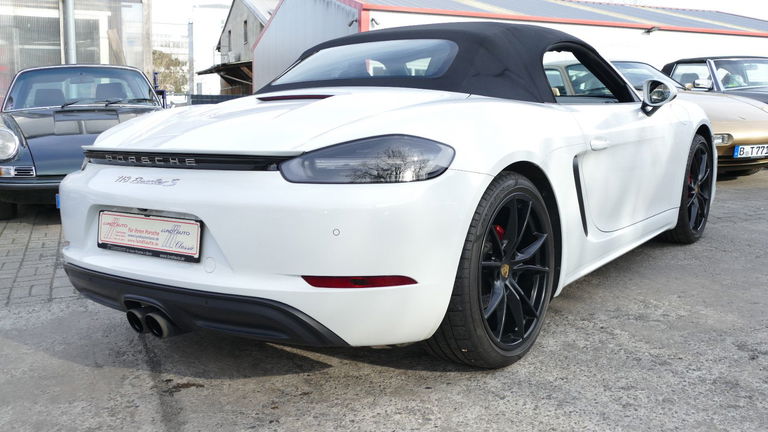 Porsche 718 Boxster S
