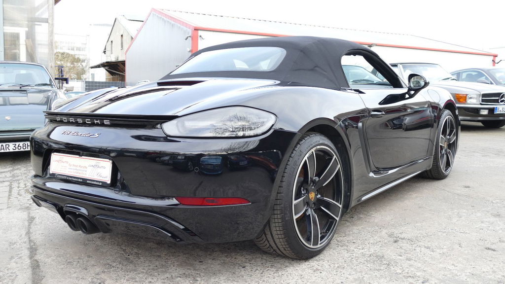 Porsche 718 Boxster S