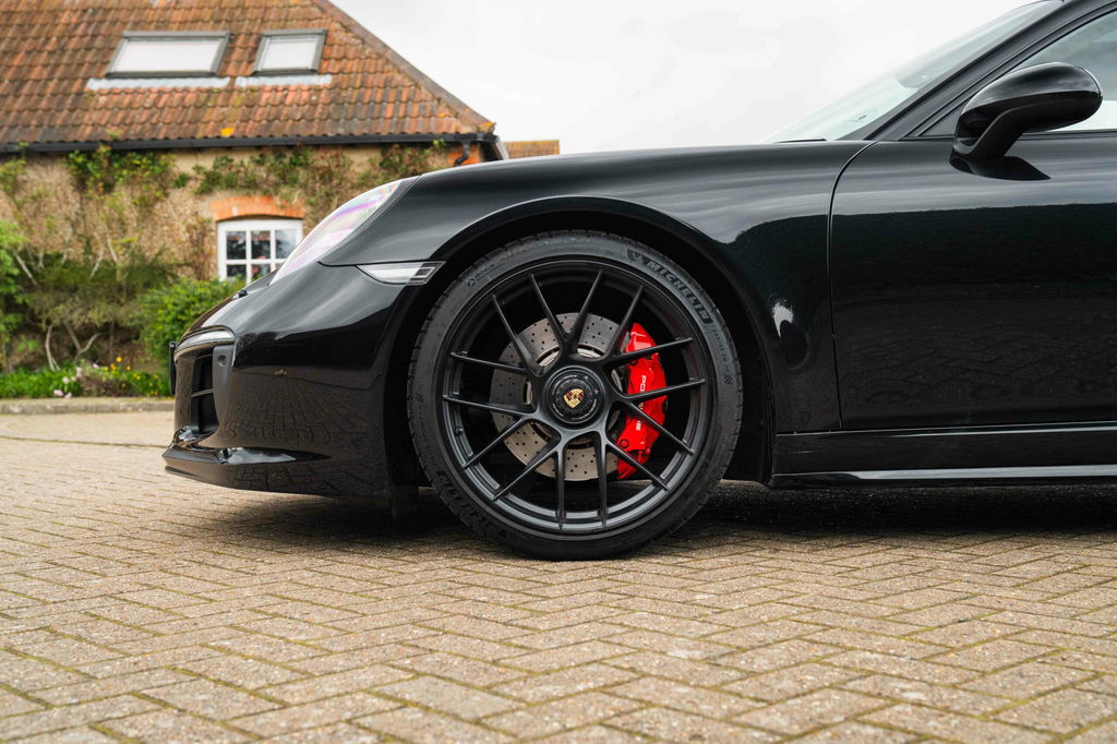 Porsche 991.2 Carrera 4 GTS