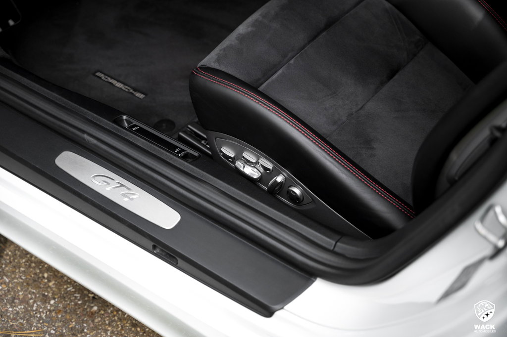 Porsche 981 Cayman GT4