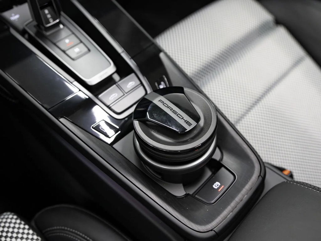 Porsche 992 Edition 50 Jahre Porsche Design