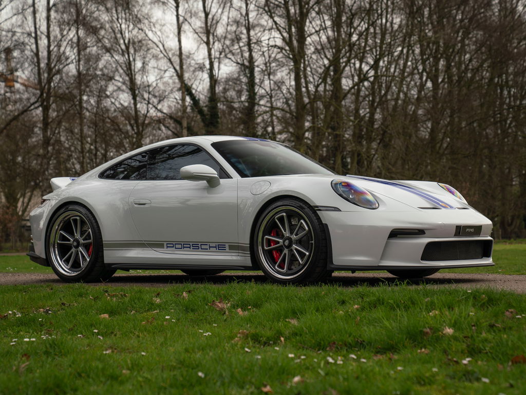 Porsche 992 GT3 Touring