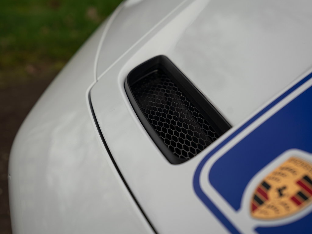 Porsche 992 GT3 Touring