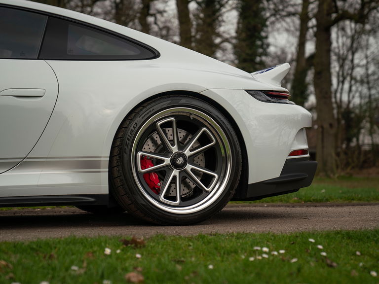 Porsche 992 GT3 Touring