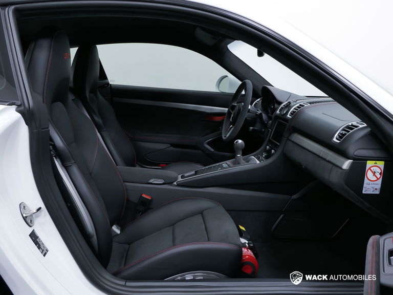 Porsche 981 Cayman GT4