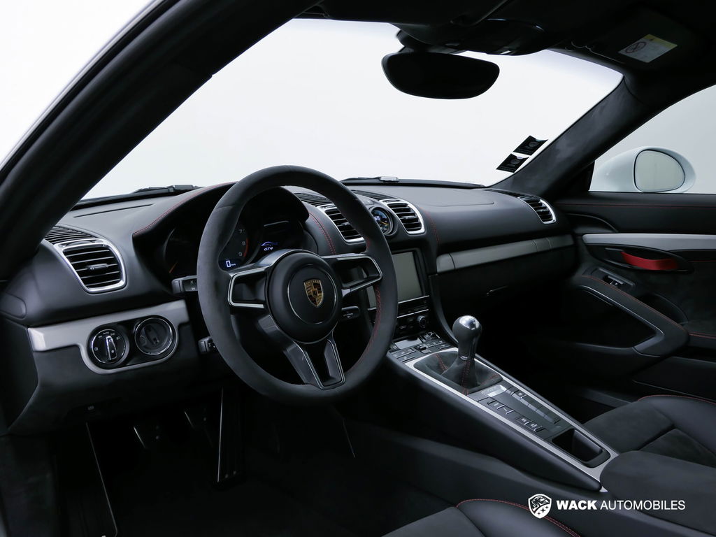 Porsche 981 Cayman GT4