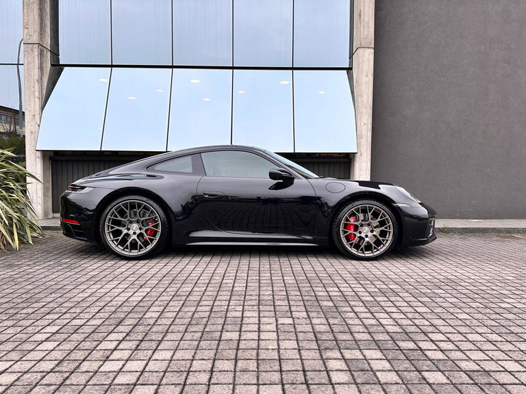 Porsche 992 Carrera 4S