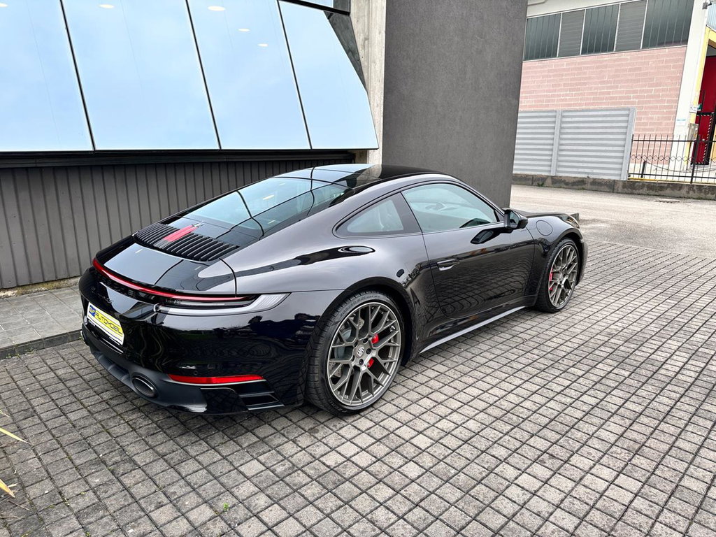 Porsche 992 Carrera 4S