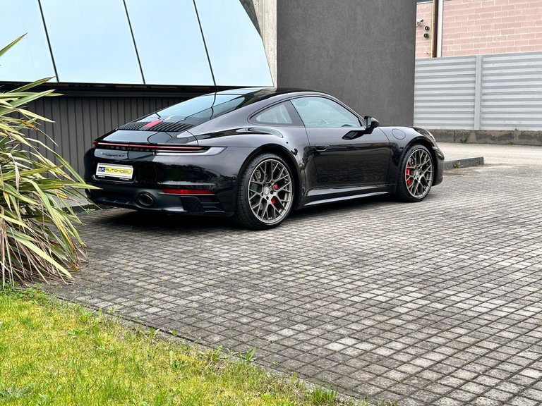 Porsche 992 Carrera 4S