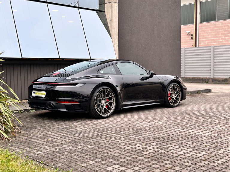 Porsche 992 Carrera 4S