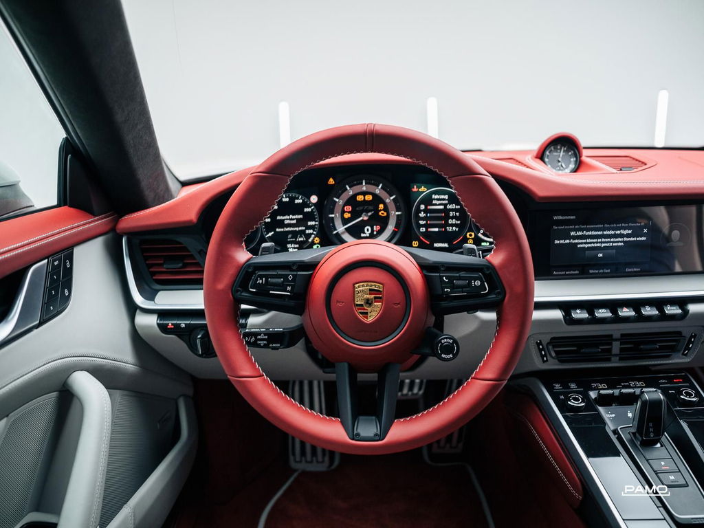 Porsche 992 Carrera GTS